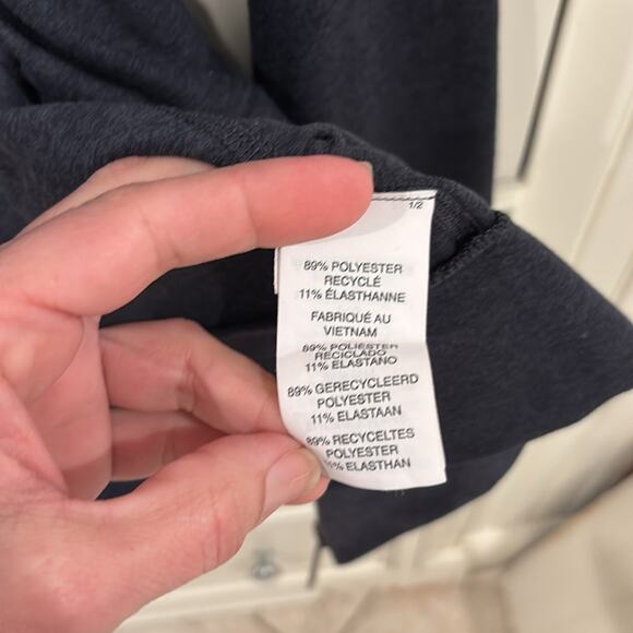 VUORI performance dreamknit 2.0 butter soft zip up hoodie, size XS - Picture 5 of 7